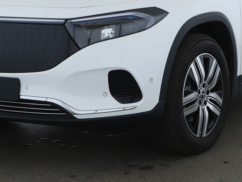 Gebraucht Mercedes EQA250 Progressive 139 kW (190 PS) 2024 Polarweiss SUV