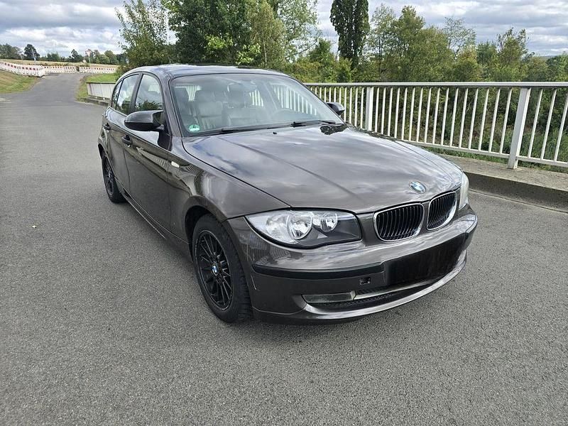Gebraucht BMW 118 143 PS (105 kW) 2007 Braun Kleinwagen