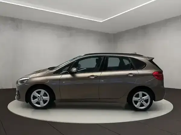 Używany BMW 218 Luxury Line 140 KM (102 kW) 2019 Minivan
