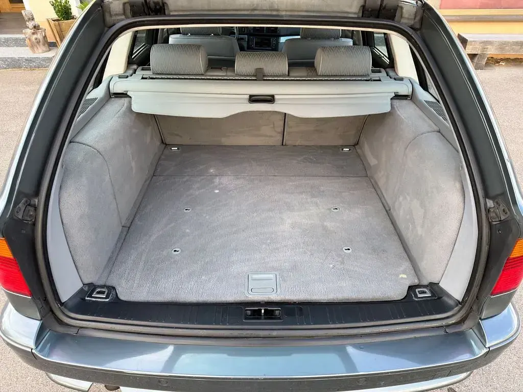 Gebraucht BMW 525 163 PS (119 kW) 2002 Grau Limousine