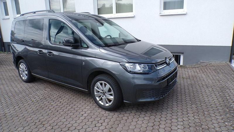 Gebraucht VW Caddy Life 102 PS (75 kW) 2023 Grau Van / Kleinbus