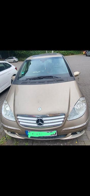 Gold Gebraucht 2005 Mercedes A180 Classic Van / Kleinbus | 2.650 € (Guter Preis) - Bild 1/4