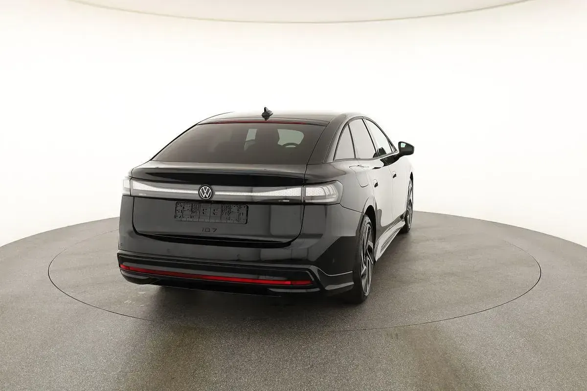 Neu VW ID.7 IQ Drive 210 kW (286 PS) 2026 Grenadillschwarz metallic Limousine