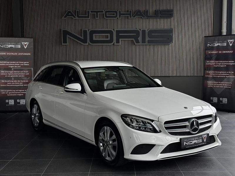 Weiß Gebraucht 2019 Mercedes C180 Edition Limousine | 18.950 € (Superpreis) - Bild 1/4