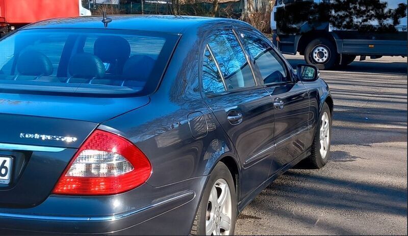 Grau Gebraucht 2008 Mercedes E200 Elegance Limousine | 5.350 € (Guter Preis) - Bild 1/4