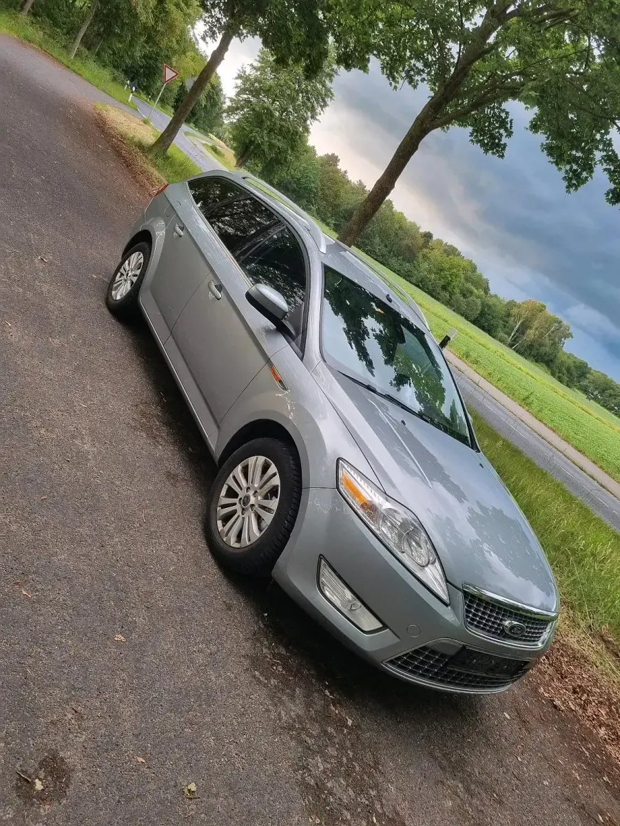 Gebraucht Ford Mondeo 140 PS (102 kW) 2008 Silber Kombi