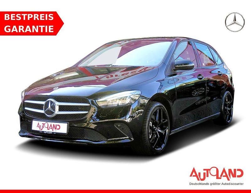 Schwarz Gebraucht 2021 Mercedes B250e Style Van / Kleinbus | 24.990 € (Etwas zu teuer) - Bild 1/4
