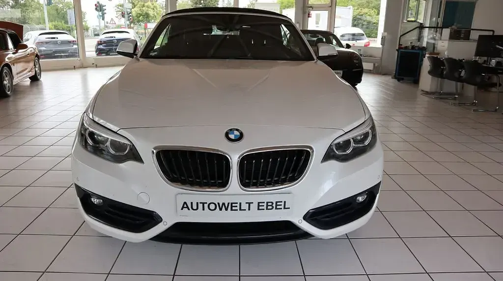 Gebraucht BMW 220 Sport Line 184 PS (135 kW) 2018 Weiß Cabrio