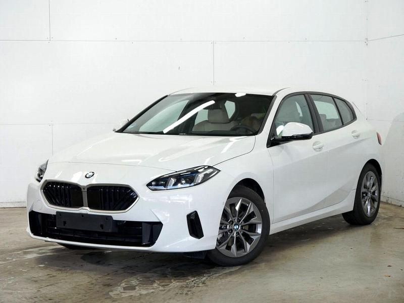 Weiß Gebraucht 2024 BMW 120 Sport Line Kleinwagen | 30.390 € (Superpreis) - Bild 1/4