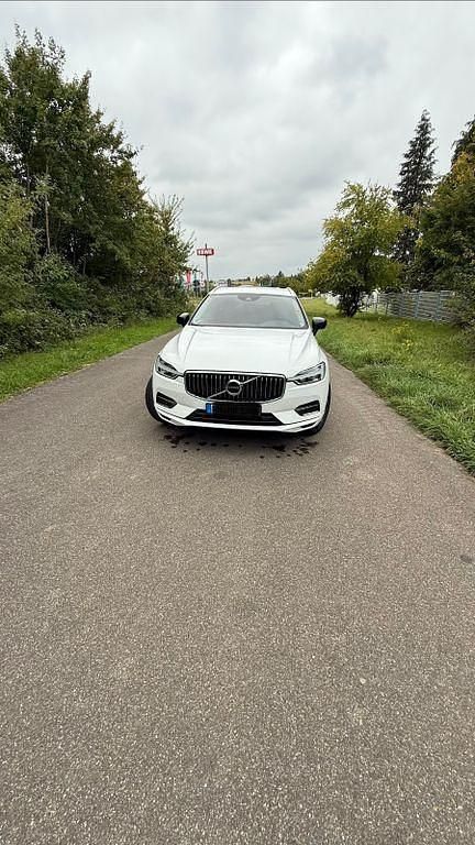 Weiß Gebraucht 2018 Volvo XC60 Inscription SUV | 23.000 € (Etwas zu teuer) - Bild 1/4