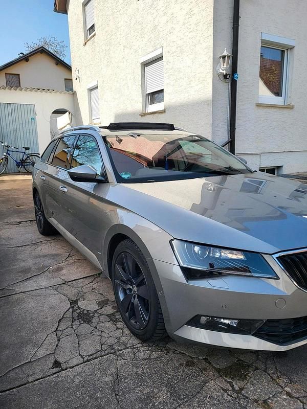 Gebraucht Skoda Superb 280 PS (205 kW) 2016 Gelb Kombi