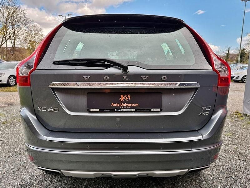Gebraucht Volvo XC60 245 PS (180 kW) 2017 Osmium grey SUV