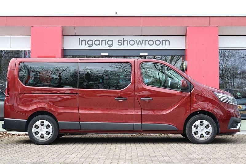 Gebraucht Renault Trafic 150 PS (110 kW) 2022 Rot Van / Kleinbus