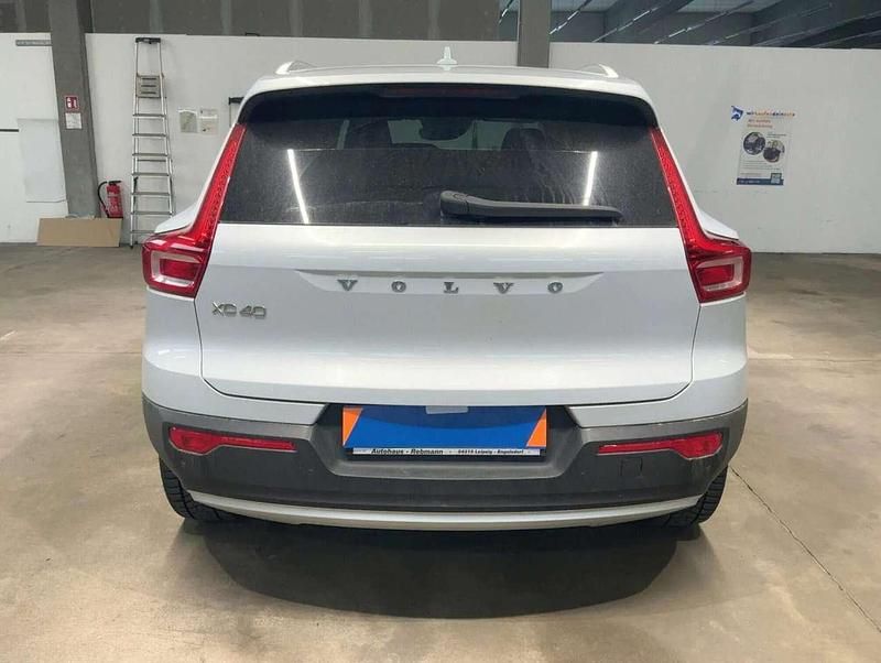 Gebraucht Volvo XC40 Momentum 163 PS (119 kW) 2020 Grau SUV