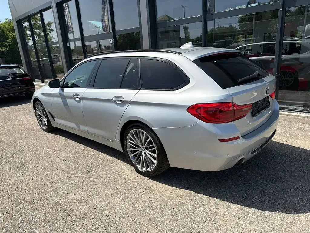 Gebraucht BMW 520 Sport Line 190 PS (139 kW) 2018 Silber Kombi