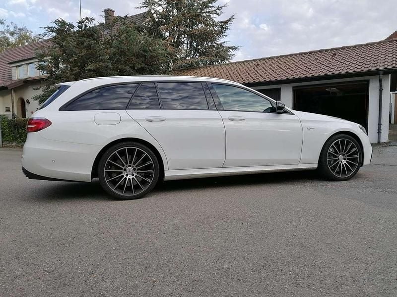Weiß Gebraucht 2017 Mercedes E43 AMG AMG Limousine | 34.500 € (Fairer Preis) - Bild 1/4