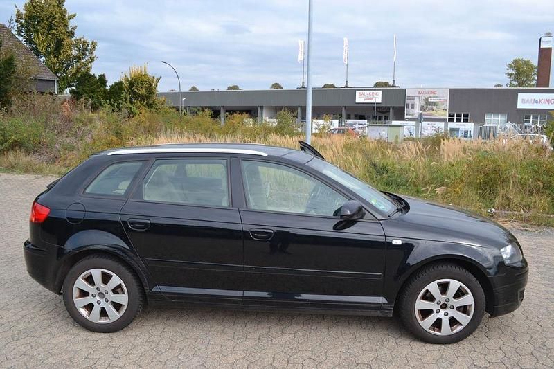 Gebraucht Audi A3 Ambiente 116 PS (85 kW) 2004 Schwarz Limousine