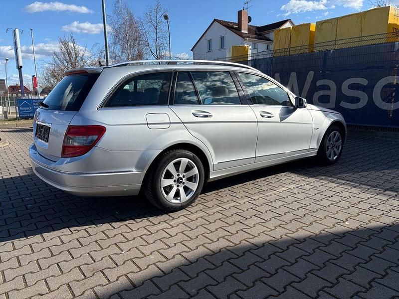 Gebraucht Mercedes C180 156 PS (114 kW) 2010 Silber Limousine