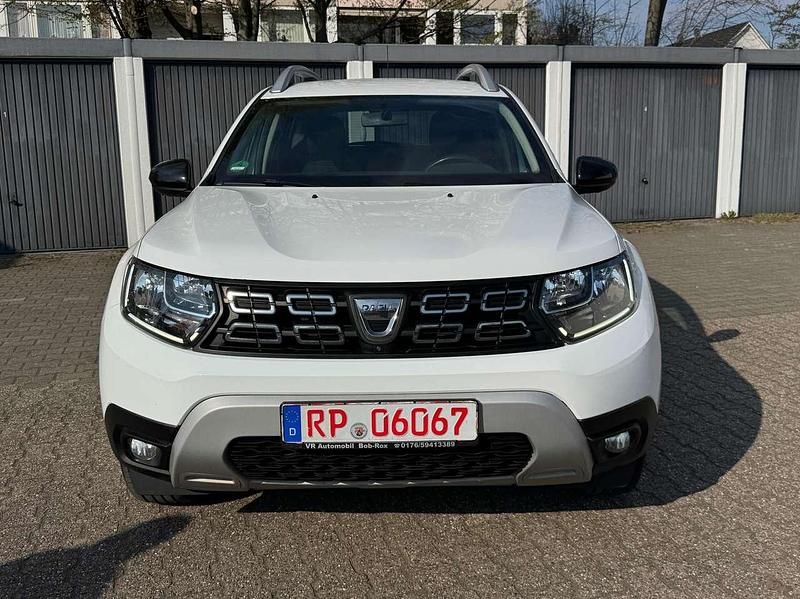 Gebraucht Dacia Duster Celebration 116 PS (85 kW) 2021 Gletscherweiss SUV