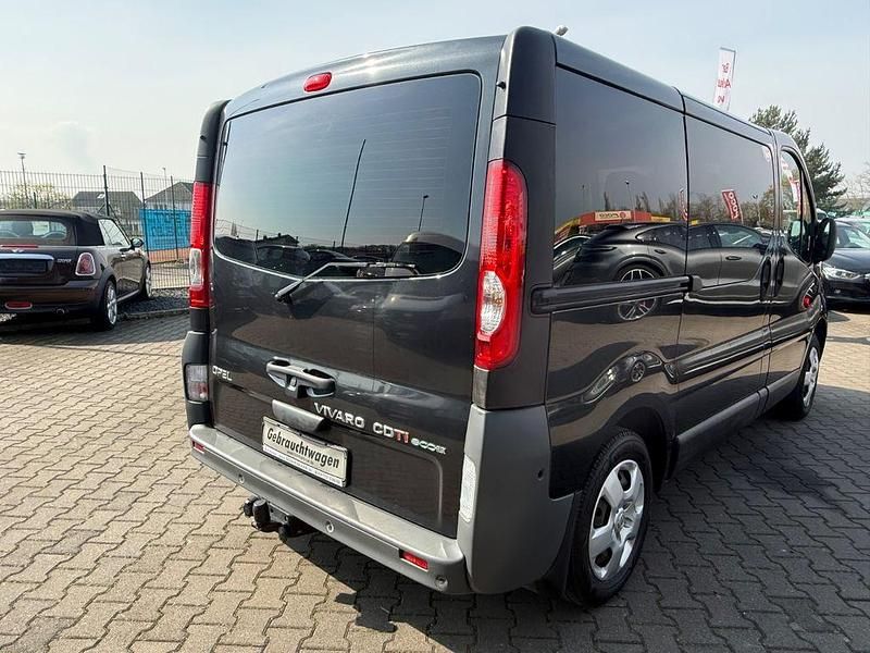 Gebraucht Opel Vivaro 114 PS (83 kW) 2012 Schwarz Van / Kleinbus