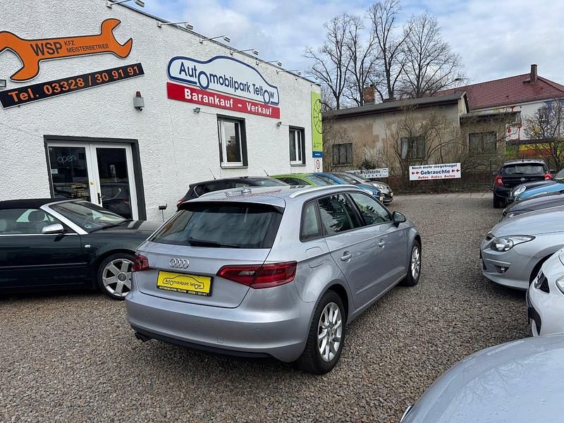 Gebraucht Audi A3 Attraction 125 PS (91 kW) 2014 Florettsilber metallic Kleinwagen