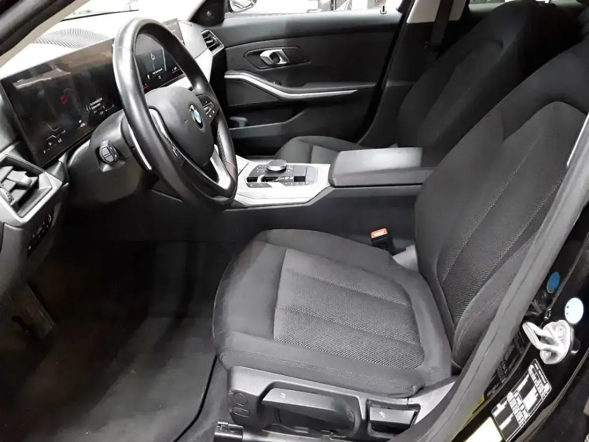Gebraucht BMW 318 Shadowline 150 PS (110 kW) 2024 Schwarz uni Kombi