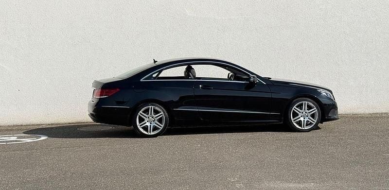 Gebraucht Mercedes E200 184 PS (135 kW) 2014 Schwarz