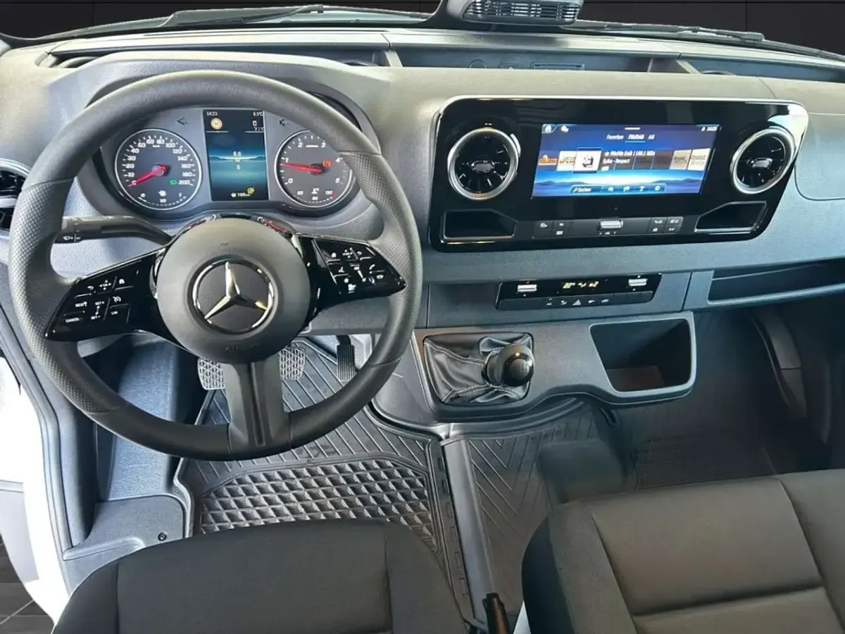 Gebraucht Mercedes Sprinter 170 PS (125 kW) 2026 Weiß Van