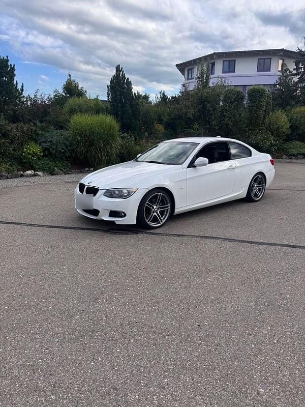 Gebraucht BMW 320 M Sport 200 PS (147 kW) 2011 Weiß Coupé