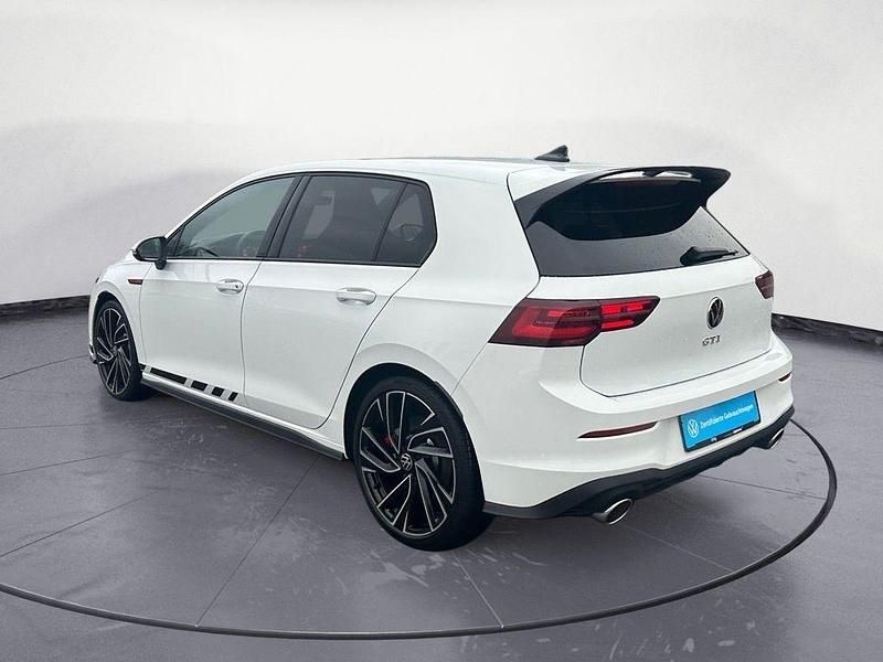 Gebraucht VW Golf VIII GTI 301 PS (221 kW) 2022 Pure white Limousine