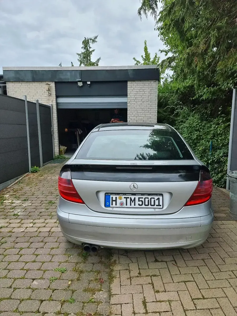 Gebraucht Mercedes C180 143 PS (105 kW) 2002 Silber Coupé