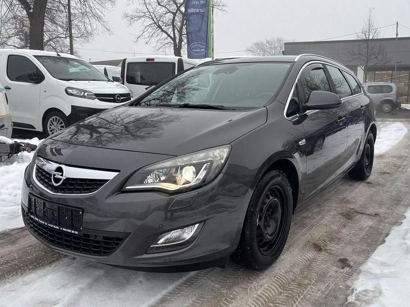 Grau Gebraucht 2011 Opel Astra Innovation Kombi | 3.700 € (Fairer Preis) - Bild 1/4