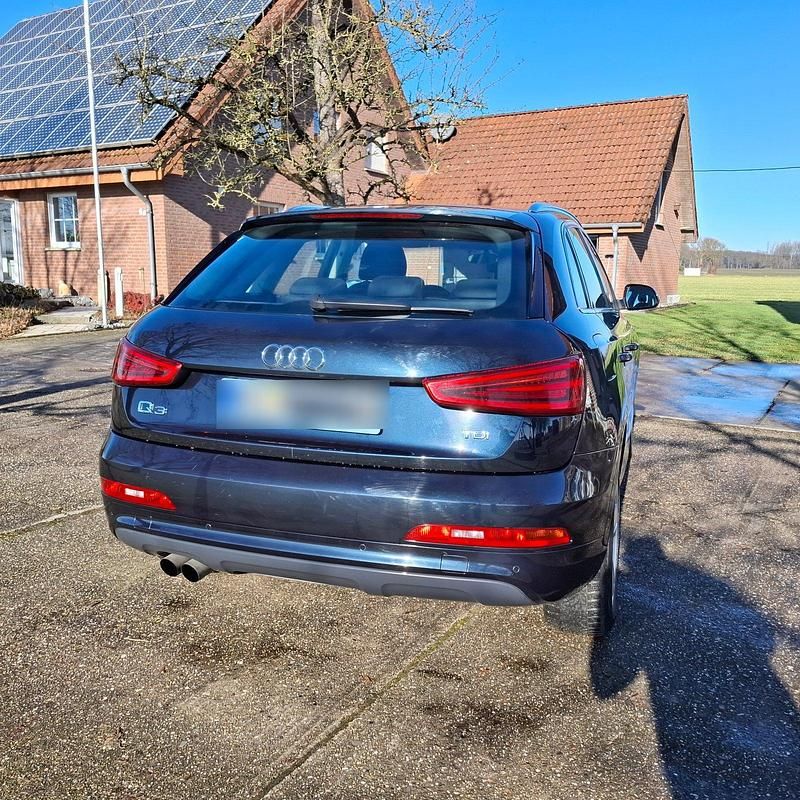Gebraucht Audi Q3 Comfort 140 PS (102 kW) 2013 Blau SUV