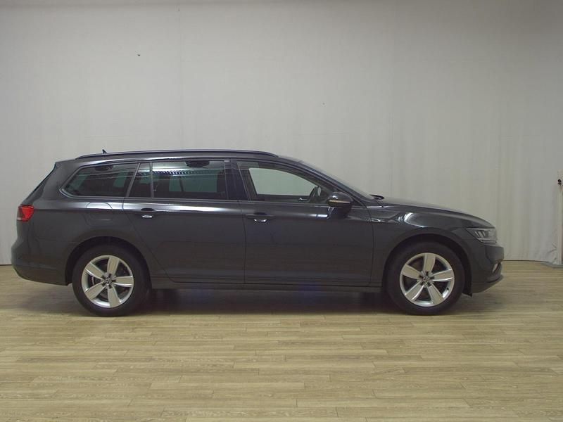 Gebraucht VW Passat Business 150 PS (110 kW) 2020 Grau Limousine