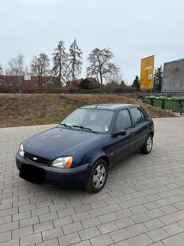 Blau Gebraucht 2001 Ford Fiesta Kleinwagen | 990 € (Fairer Preis) - Bild 1/4