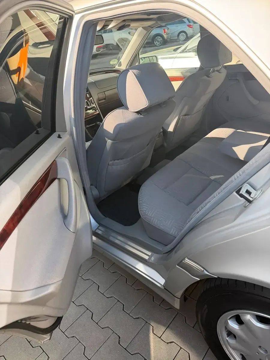 Gebraucht Mercedes C240 170 PS (125 kW) 1998 Silber Limousine