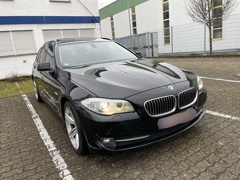 Gebraucht BMW 530 258 PS (189 kW) 2012 Schwarz Kombi