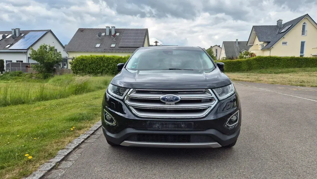 Gebraucht Ford Edge Titanium 209 PS (153 kW) 2016 Schwarz SUV