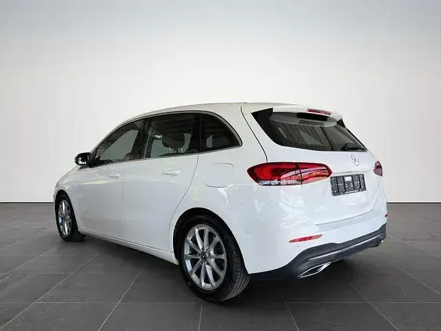 Gebraucht Mercedes B220 Progressive 190 PS (139 kW) 2019 Polarweiss polarweiss Kleinwagen