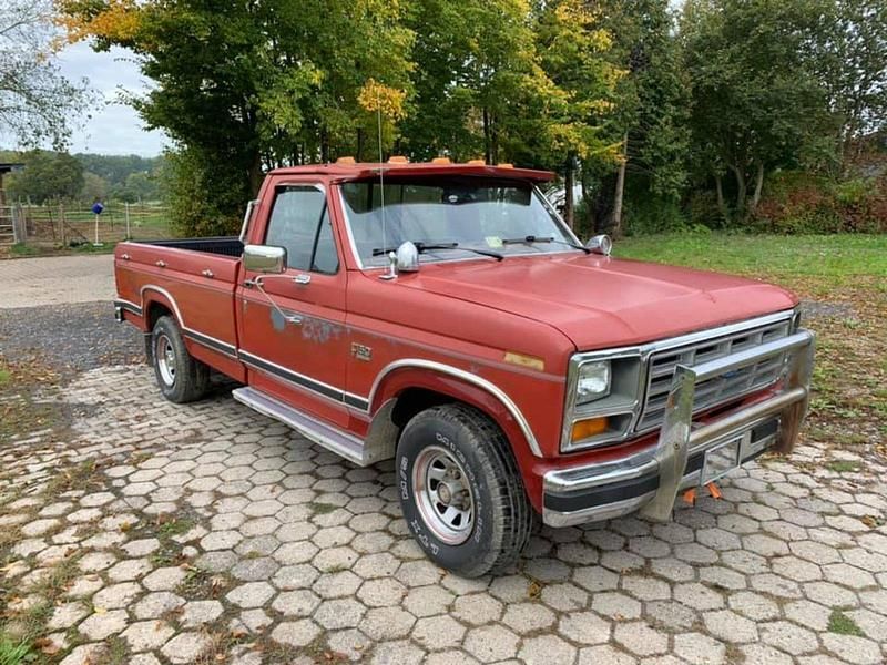 Gebraucht Ford F-150 Lariat 1986 Rot Pickup