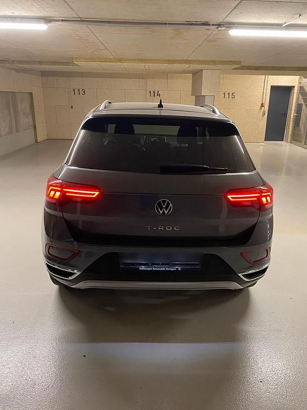 Grau Gebraucht 2023 VW T-Roc Style SUV | 26.500 € (Superpreis) - Bild 1/4