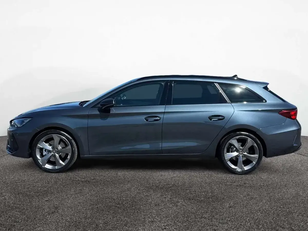 Neu Cupra Leon 204 PS (150 kW) 2026 Magnetic grau Limousine