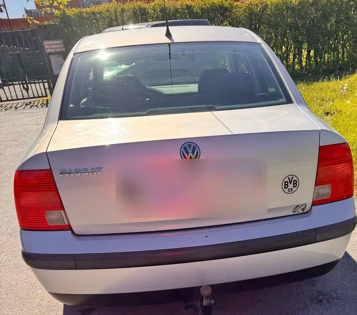 Gebraucht VW Passat Basis 101 PS (74 kW) 1999 Silber Limousine