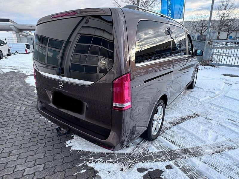 Gebraucht Mercedes V250 Avantgarde 190 PS (139 kW) 2015 Braun Van / Kleinbus