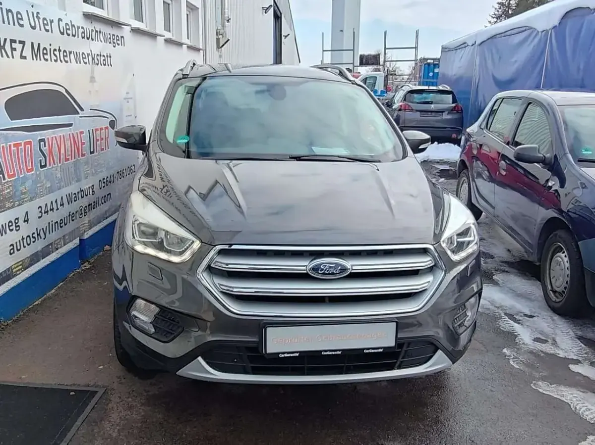 Gebraucht Ford Kuga 150 PS (110 kW) 2017 Magneticgrau (metallic) SUV