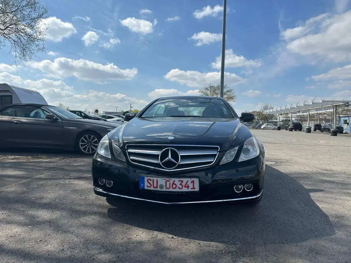 Używany Mercedes E250 204 KM (150 kW) 2009 Czarny Coupe