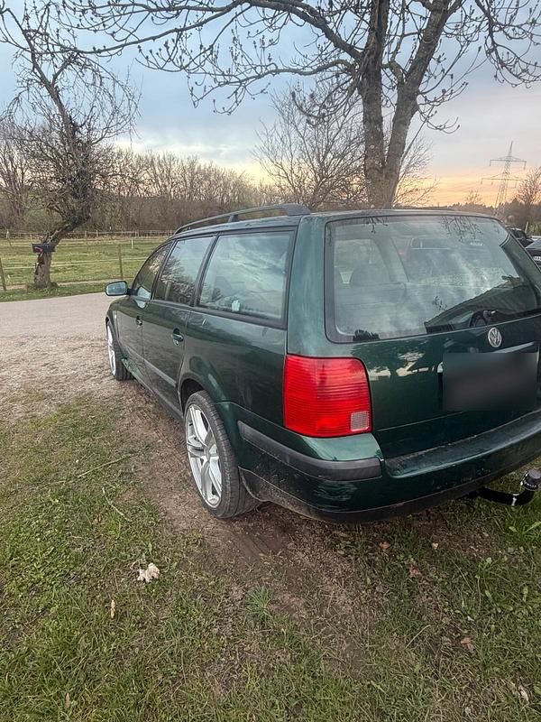 Gebraucht VW Passat 150 PS (110 kW) 2000 Grün Kombi