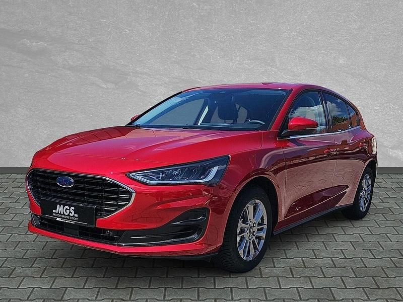 Neu Ford Focus Titanium 155 PS (114 kW) 2025 Fantastic red metallic Limousine