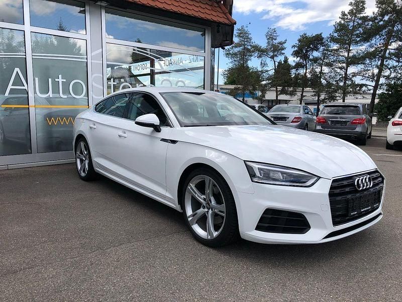 Weiß Gebraucht 2018 Audi A5 Sportback Sport Limousine | 26.490 € (Guter Preis) - Bild 1/4