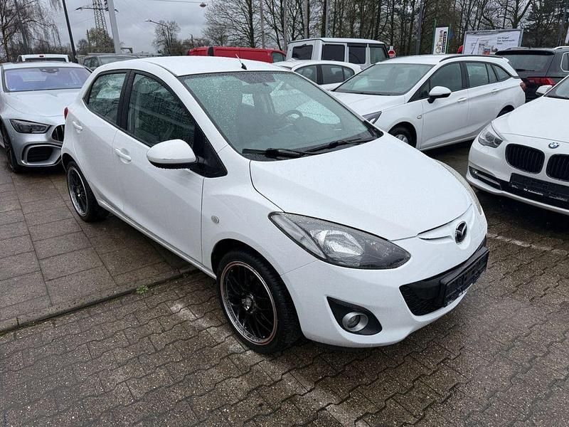 Gebraucht Mazda 2 Active 84 PS (61 kW) 2011 Weiß Kleinwagen